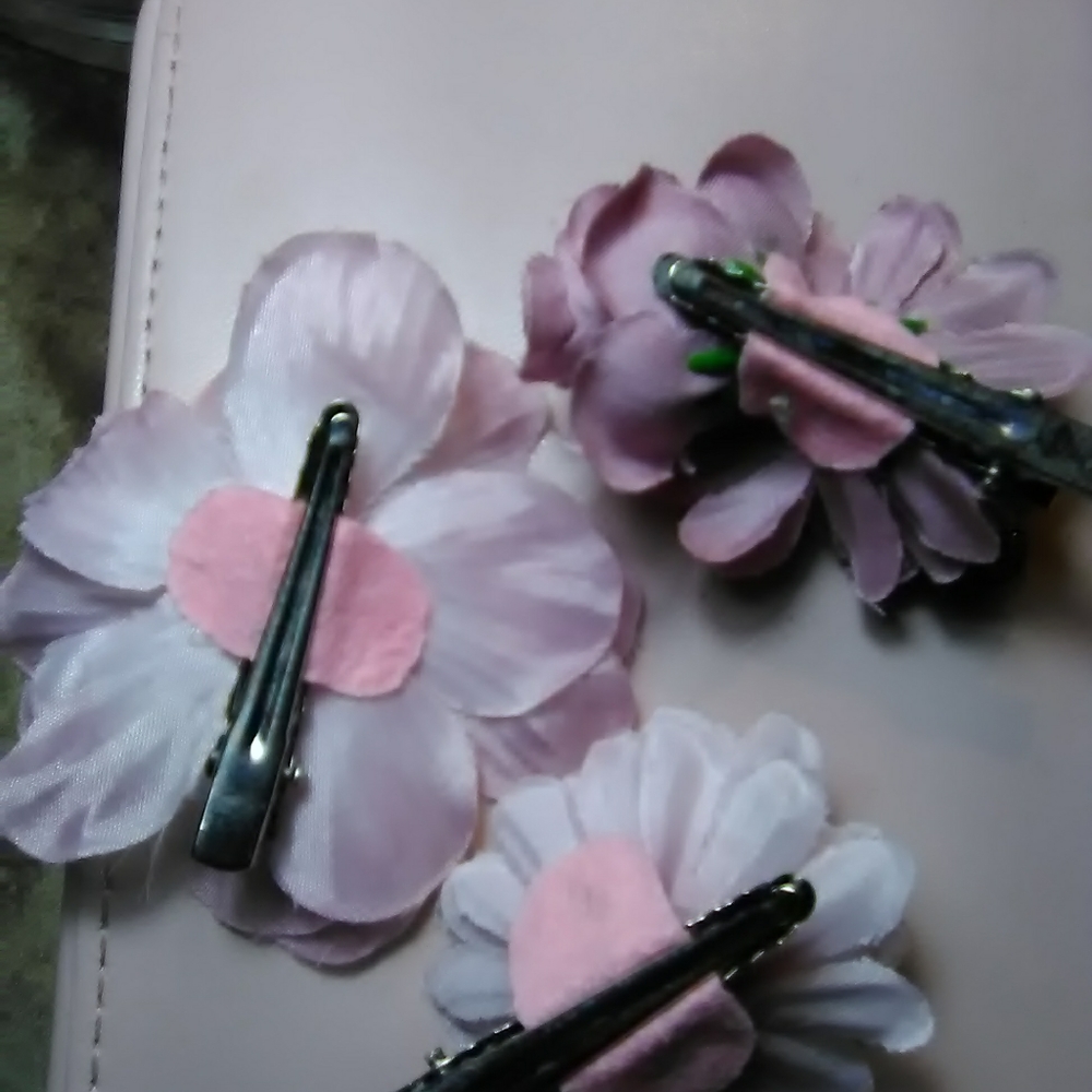 Flower clips - Picture 5 of 5
